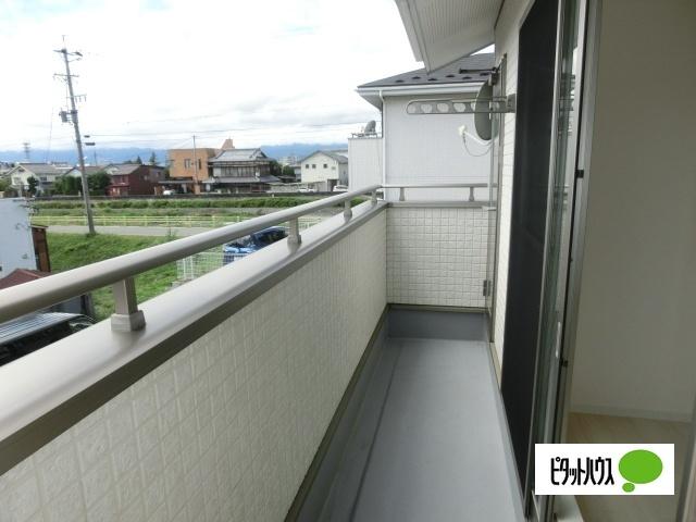 元町1丁目戸建て バルコニー