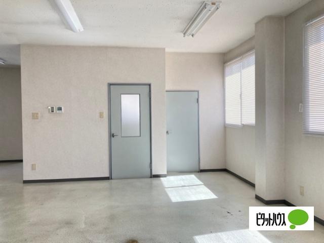 千曲市粟佐事務所 室内