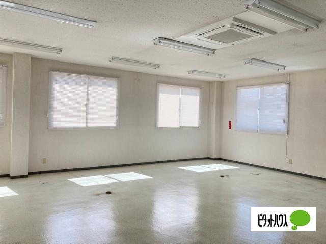 千曲市粟佐事務所 室内