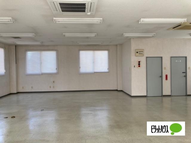 千曲市粟佐事務所 室内