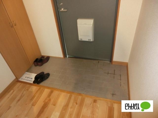メゾンウェスト 玄関