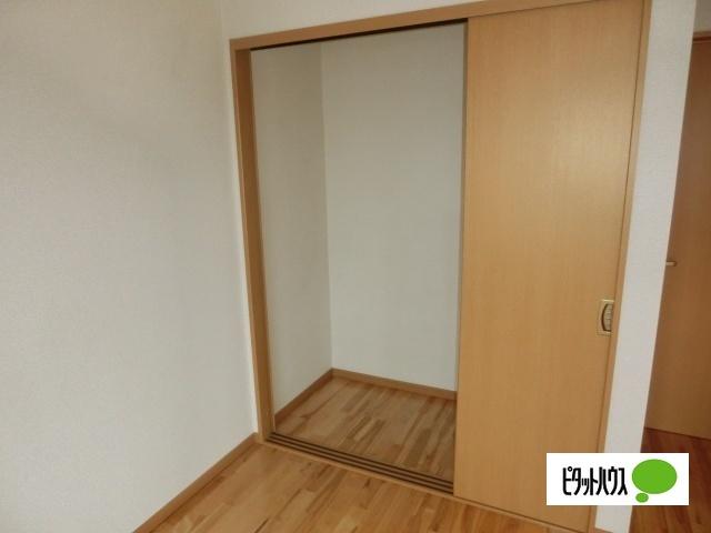 メゾンウェスト 収納