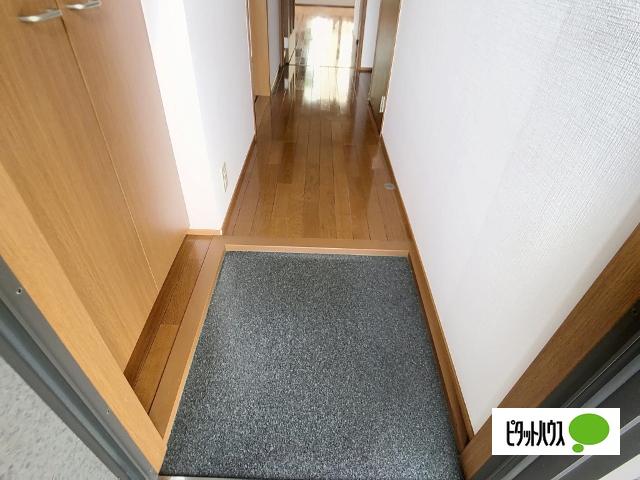 レトアＪＸ中御所 玄関