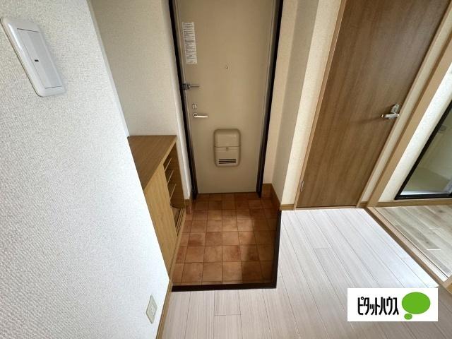 サープラスディ・ゾンネ 玄関