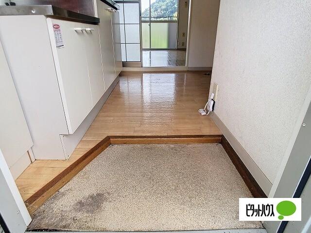 ラプラス西長野 玄関