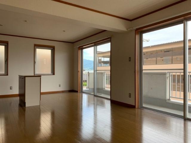 セントラルコーポ城山 リビング