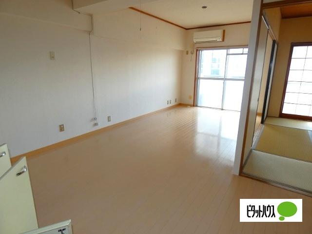 メゾン西中屋 リビング