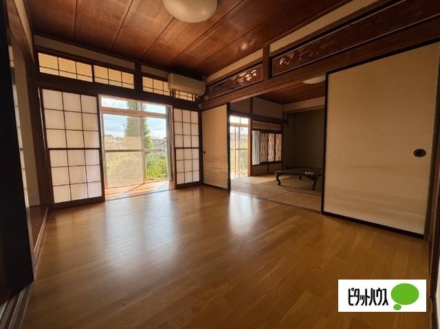 稲里町田牧貸家 リビング