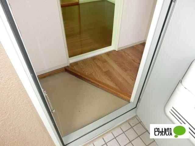 グラースノザワ 玄関