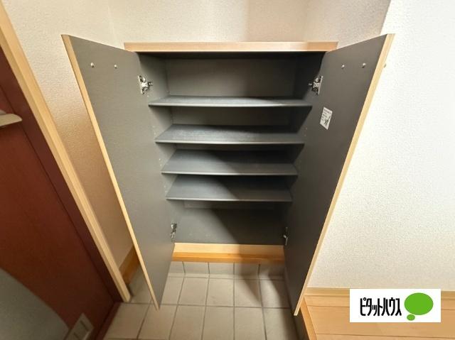 シャーメゾン青葉　A棟 収納