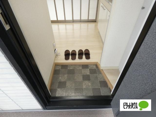 ウエストコートＮ 玄関
