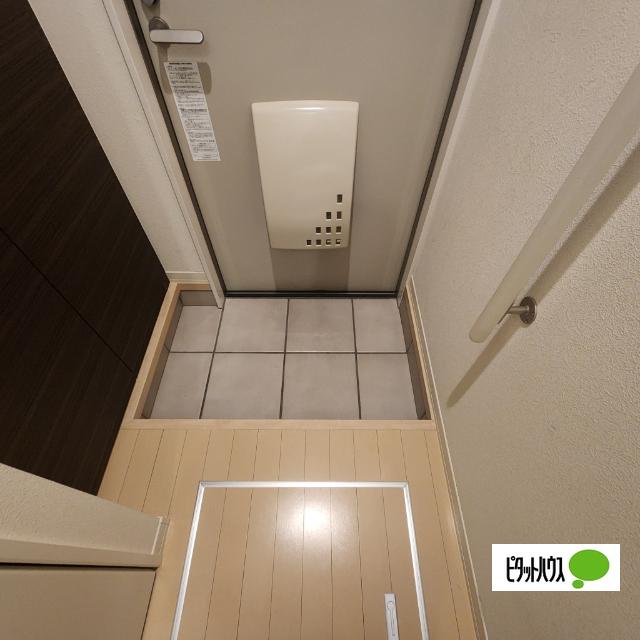 シャーメゾン秋和 玄関