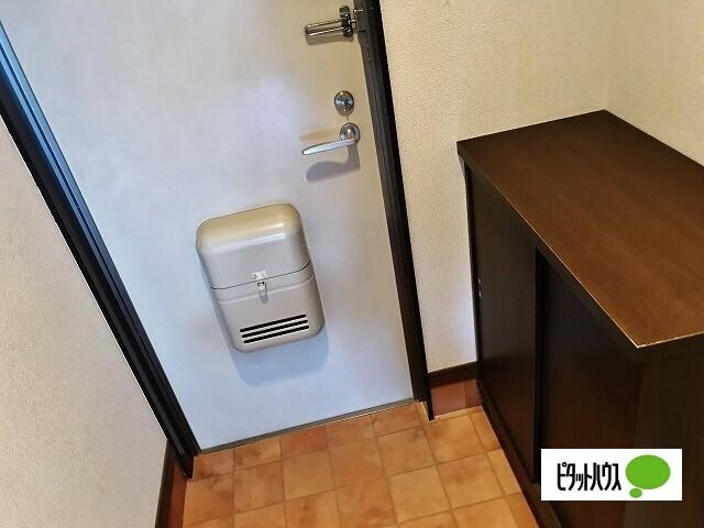 コーポ・ショウカ 玄関