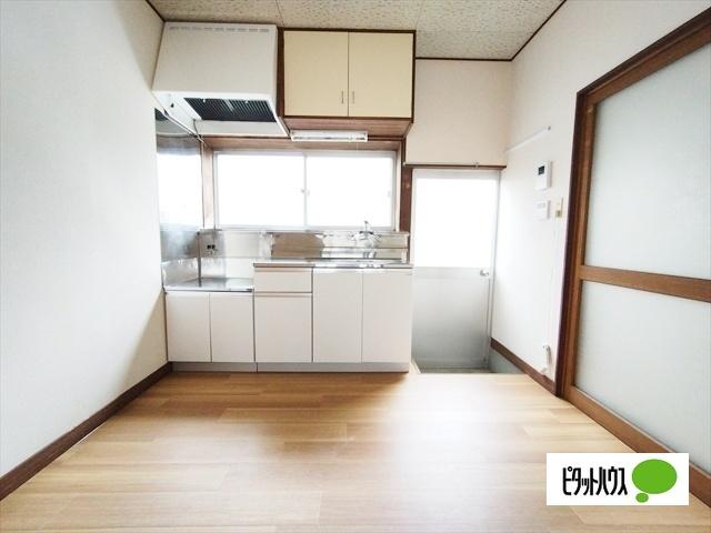 長野市大字北尾張部一戸建 リビング