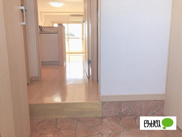 サミット栗田中央 玄関