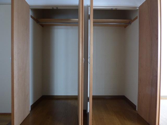 サンディハイツ鶴賀 収納