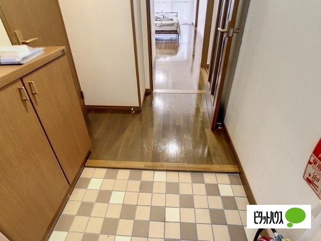 センターウイング 玄関
