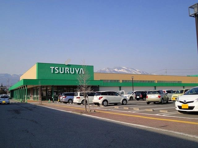 ツルヤ　みかげ店：1600m