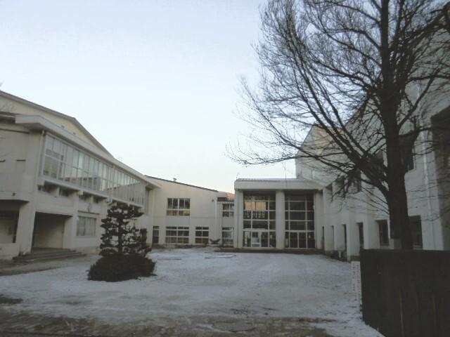 塩尻市立桔梗小学校：969m
