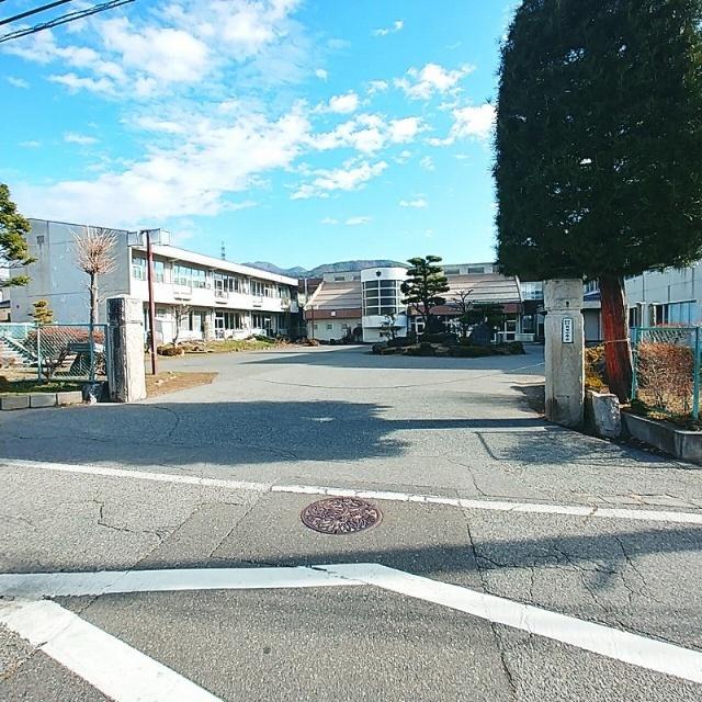松本市立岡田小学校：498m