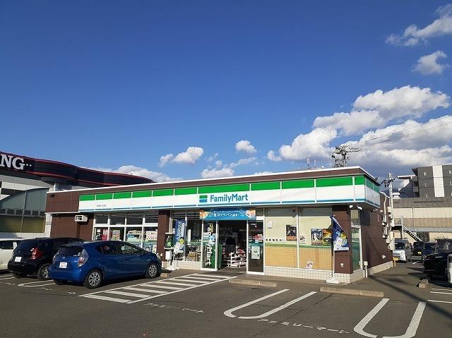 ファミリーマート塩尻緑ヶ丘南店：477m