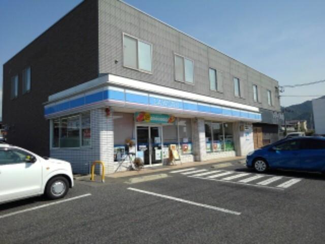 ローソン須坂墨坂南店：823m