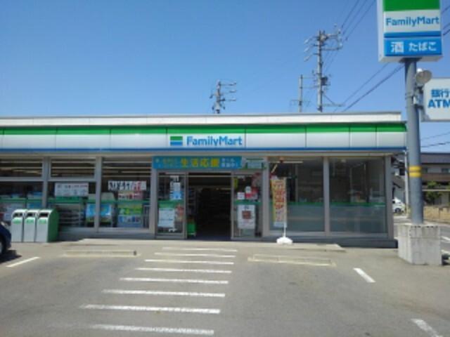 ファミリーマート千曲八幡店：609m