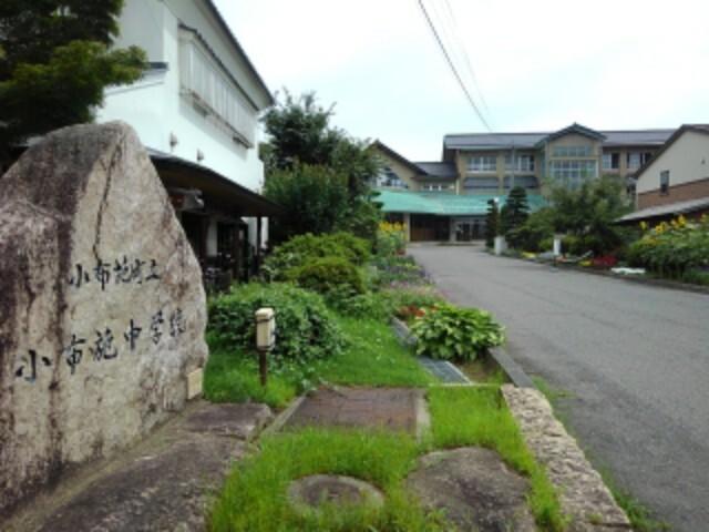小布施町立小布施中学校：419m