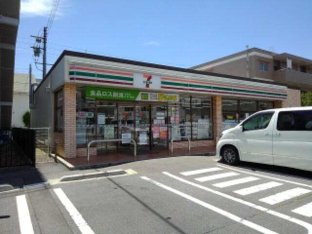 セブンイレブン長野鶴賀店：173m