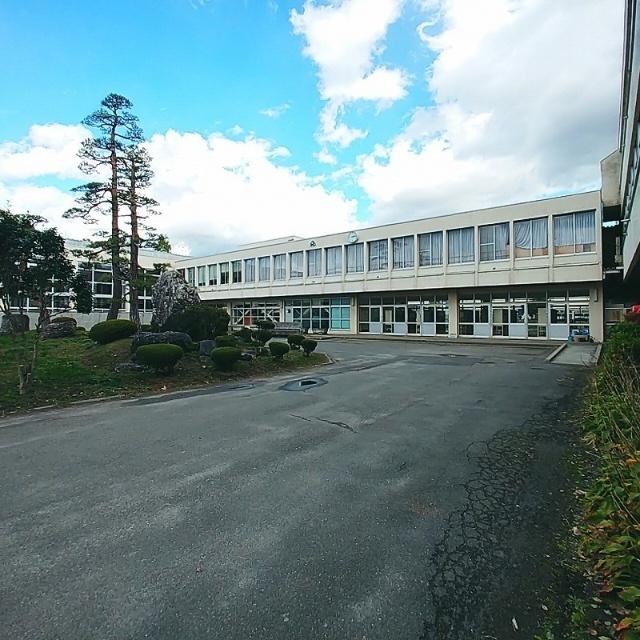 安曇野市立三郷小学校：579m