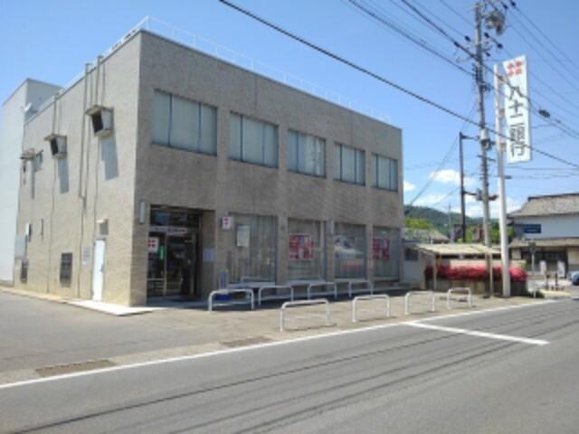 八十二長野銀行稲荷山支店：2388m