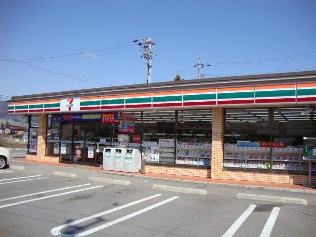 セブンイレブン千曲八幡店：95m