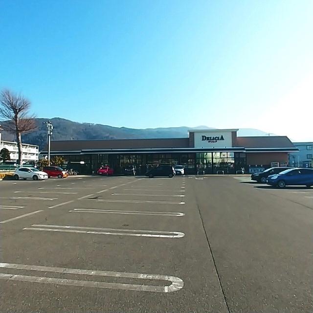 デリシア元町店：648m
