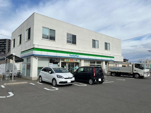 ファミリーマート長野駅東口店：453m