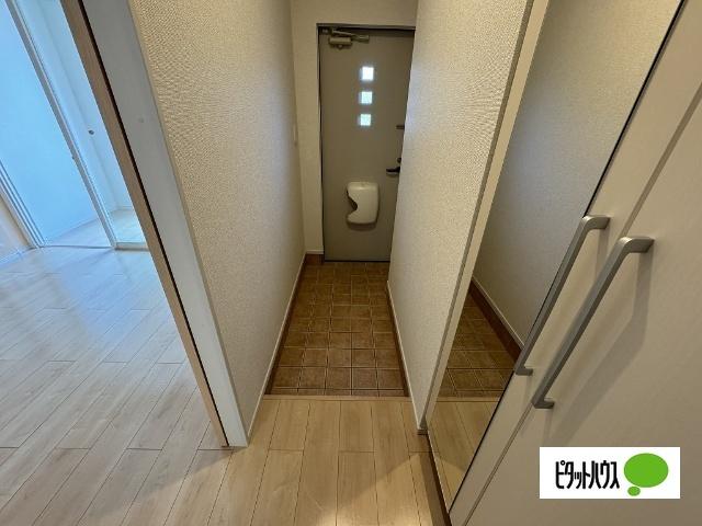 リブ　ブライト　パークＡ（102） 玄関