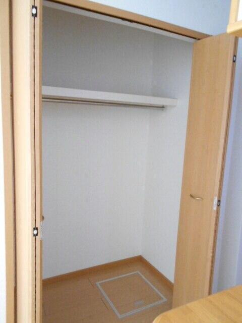 カーサセレノ（102） 収納