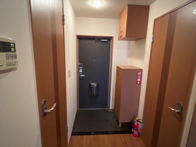 アドバンス・エム 玄関