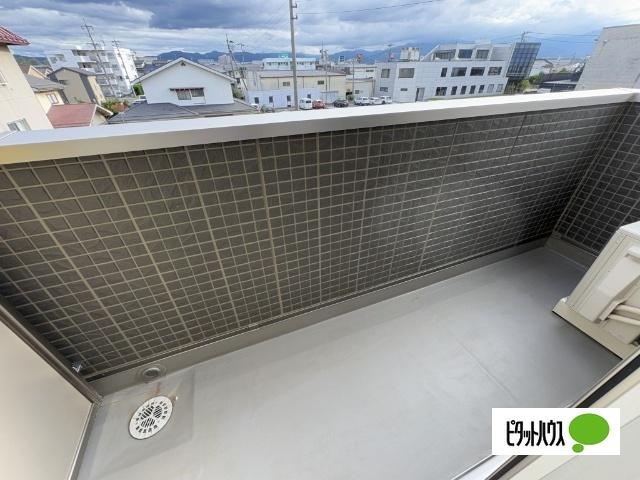 ヴィオコート　平田（305） バルコニー