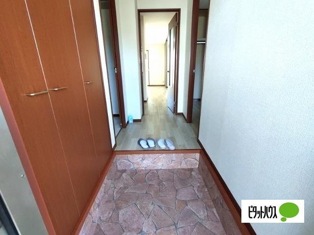 ハイカムール沢村（201） 玄関