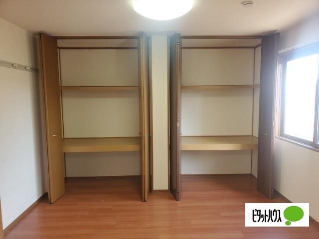 メゾン･トモトール　Ａ/Ｂ（A102） 収納