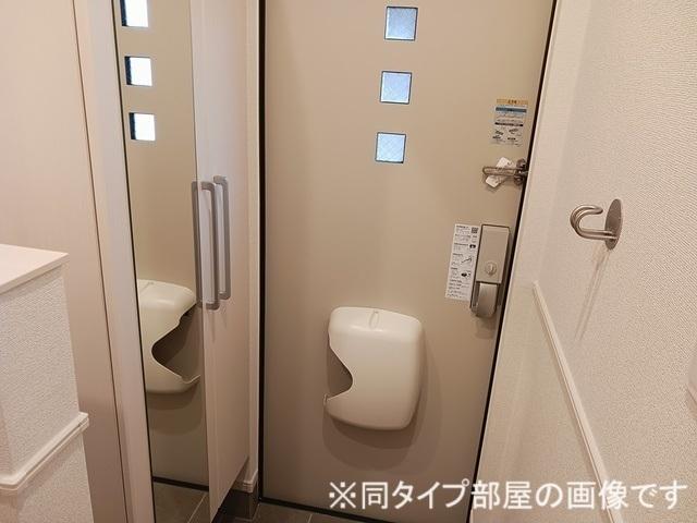 ミニョン　フロル　Ａ（202） 玄関