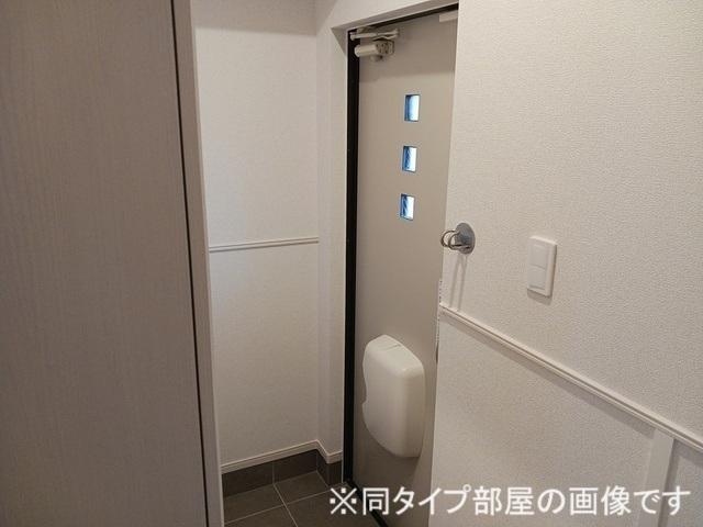 ミニョン　フロル　Ａ（105） 玄関