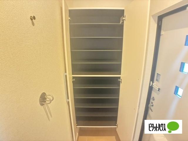 ルミエール　Ｃ（105） 収納