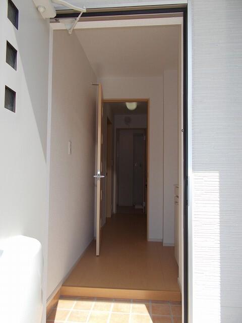 エコルポアイＭ（101） 玄関