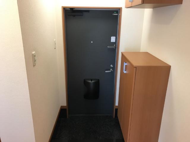 リヴィエール 壱番館 玄関