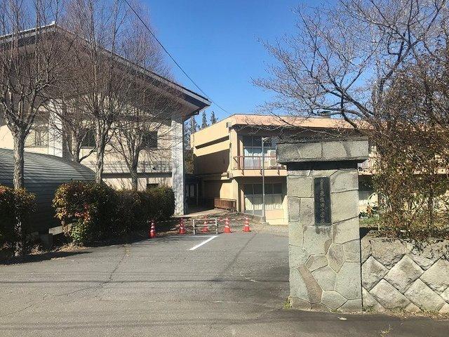 東塩田小学校：450m