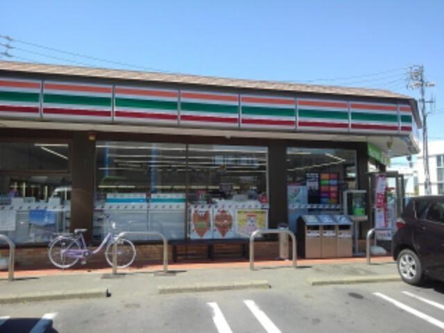 セブンイレブン更埴市民体育館前：700m
