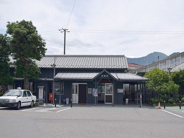しなの鉄道坂城駅：900m