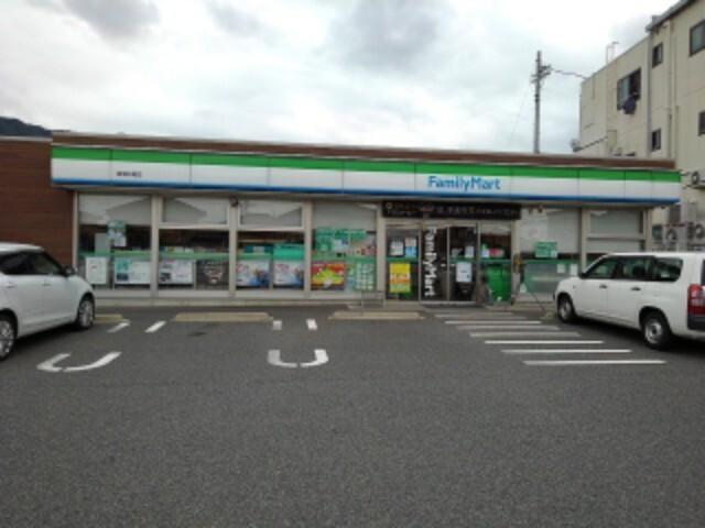 ファミリーマート須坂臥竜店：74m