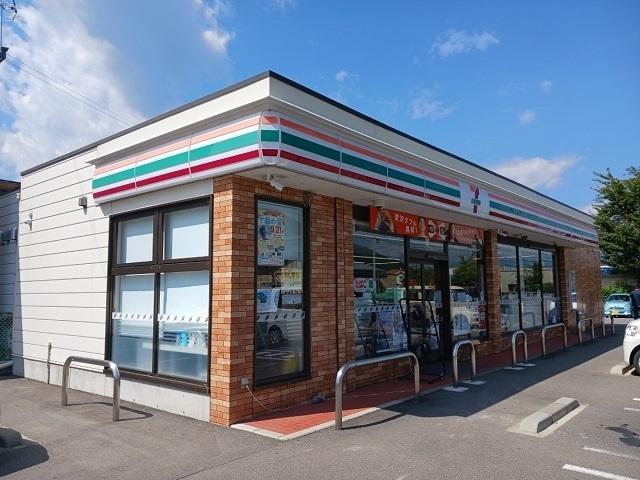 セブンイレブン戸倉内川店：600m